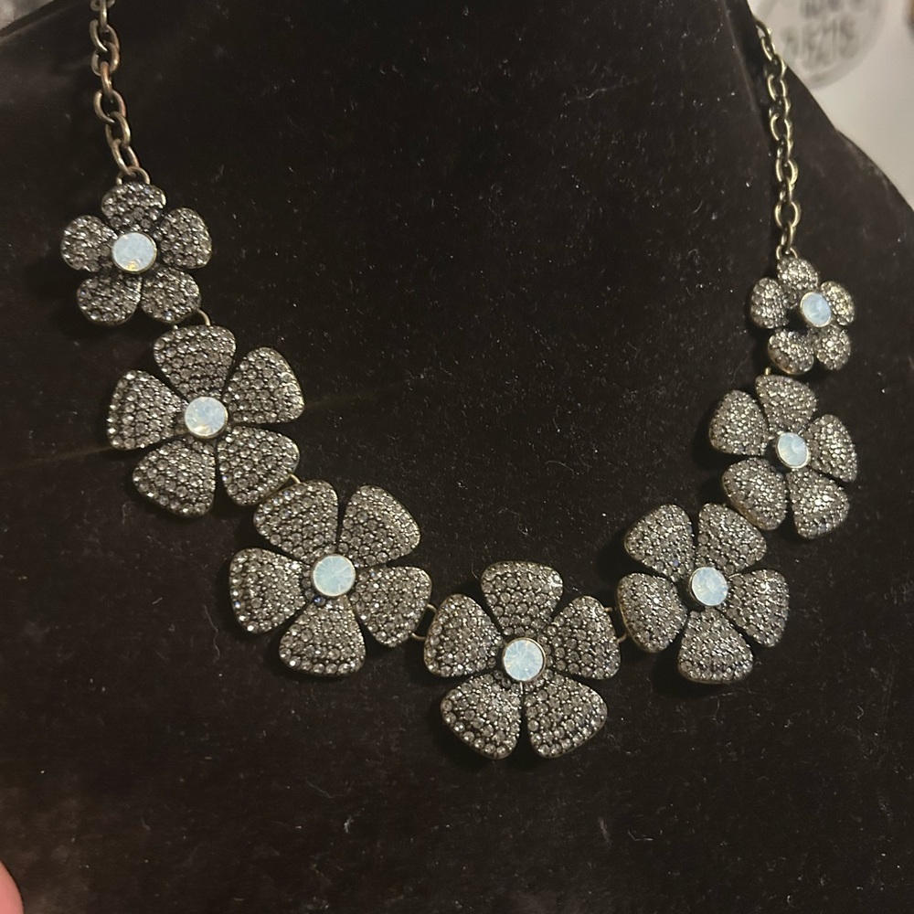 Elegant Silver Flower Necklace
